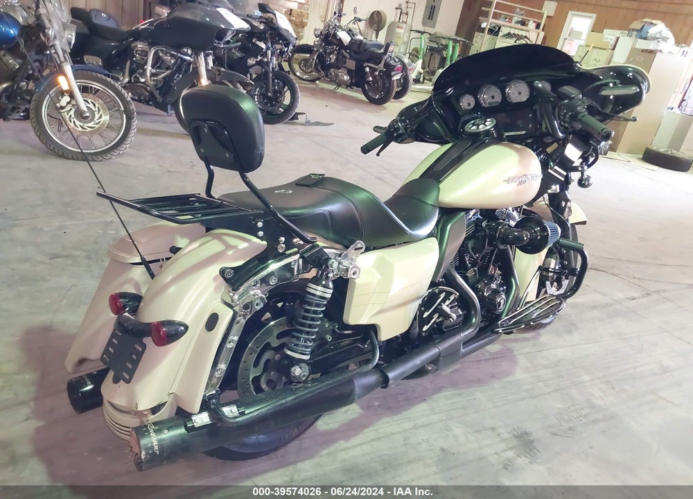 2014 HARLEY-DAVIDSON FLHXS STREET GLIDE SPECIAL VIN: 1HD1KRM10EB660426