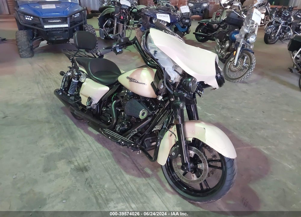 2014 HARLEY-DAVIDSON FLHXS STREET GLIDE SPECIAL VIN: 1HD1KRM10EB660426