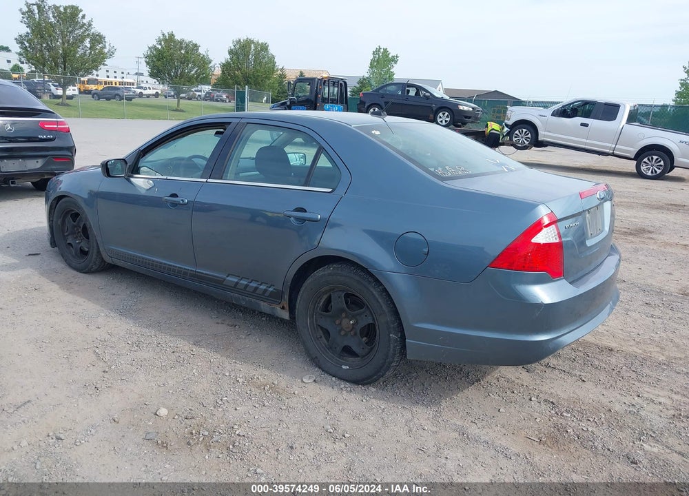2011 FORD FUSION VIN: 3FAHP0HA2BR260369