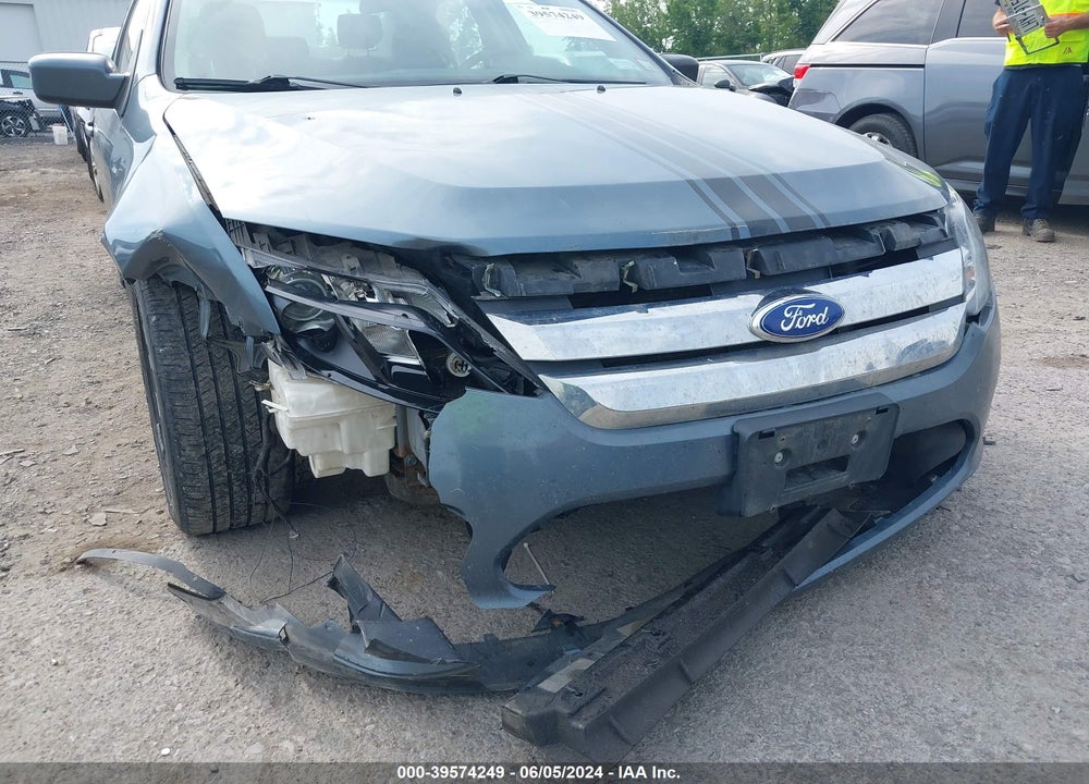 2011 FORD FUSION VIN: 3FAHP0HA2BR260369