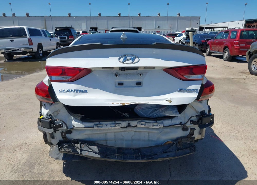 2018 HYUNDAI ELANTRA SEL VIN: 5NPD84LF5JH365053
