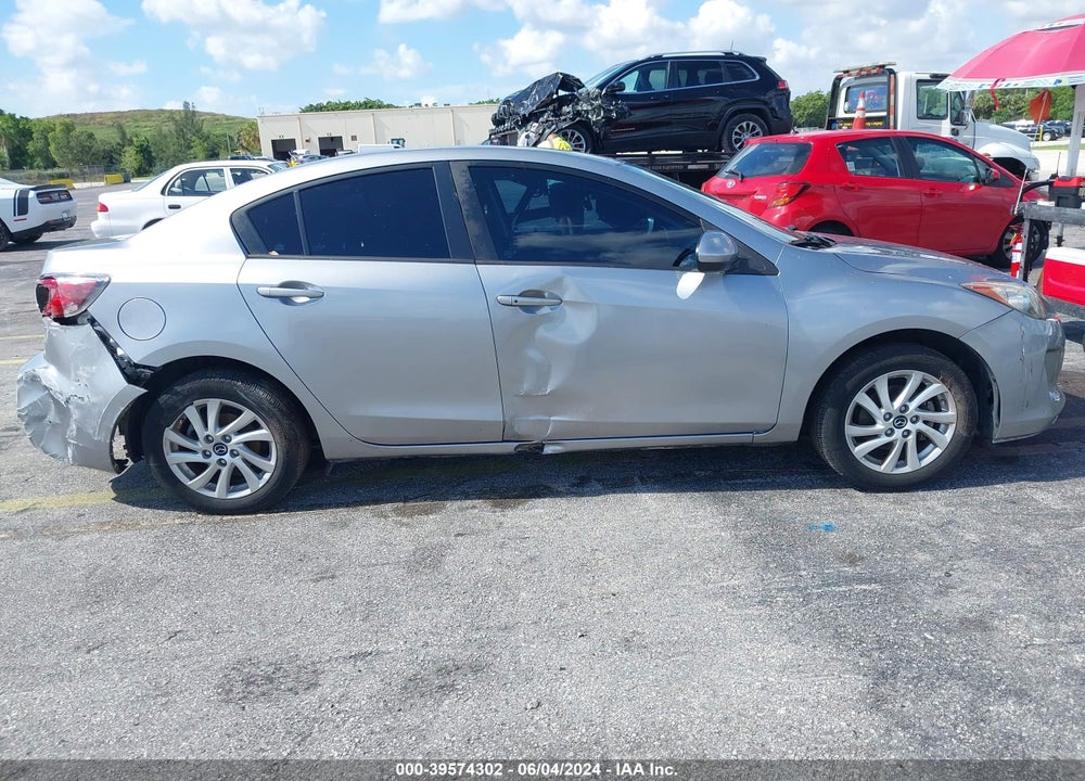 2013 MAZDA 3 I TOURING VIN: JM1BL1V70D1818646