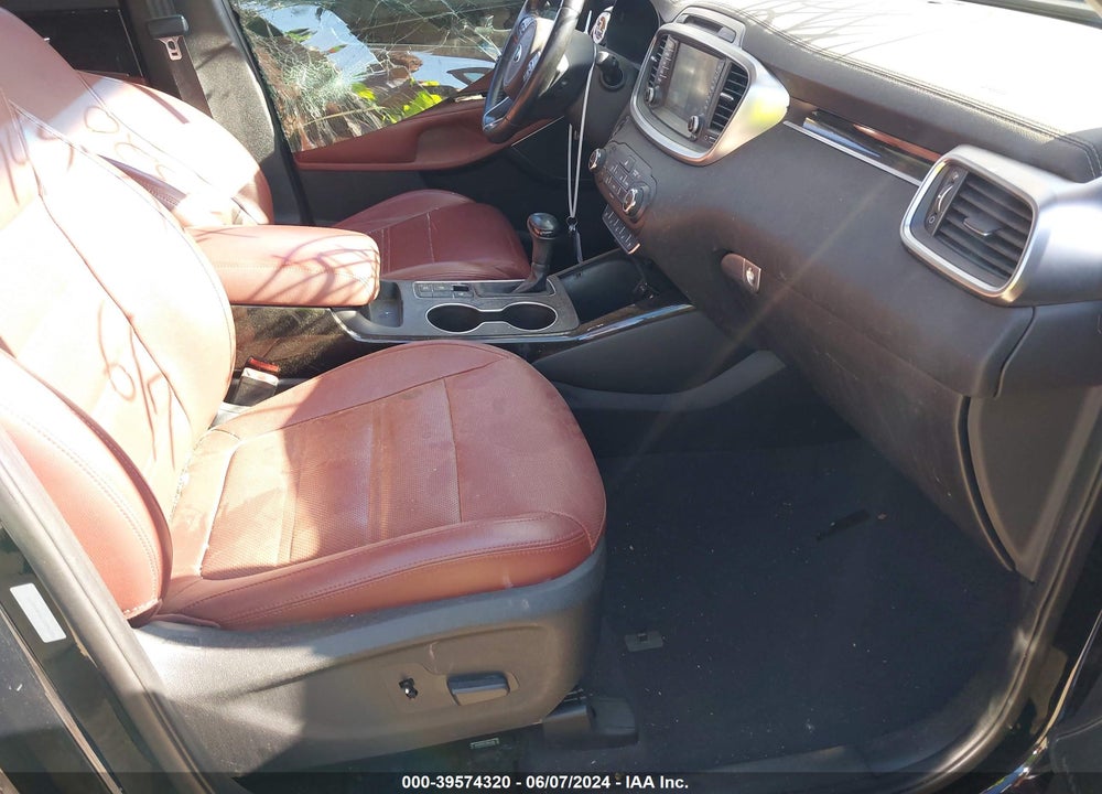 2018 KIA SORENTO 3.3L SX VIN: 5XYPK4A5XJG396556