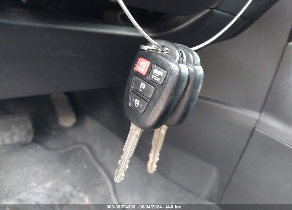 2017 TOYOTA COROLLA SE VIN: 5YFBURHE8HP695041