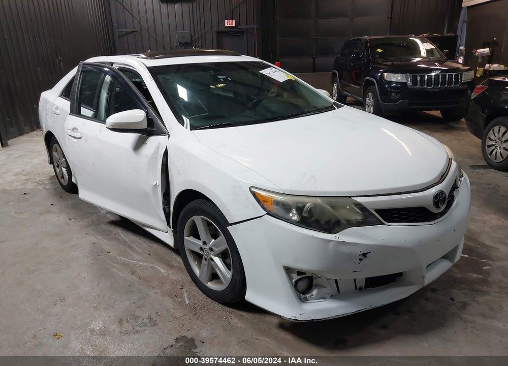 2013 TOYOTA CAMRY SE VIN: 4T1BF1FK4DU695938