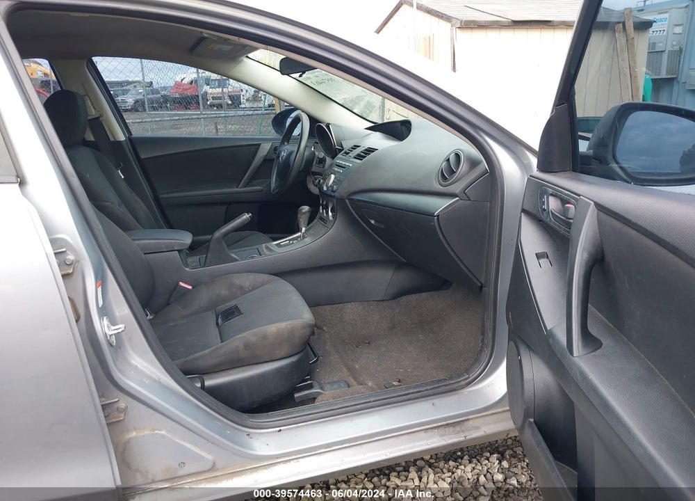 2011 MAZDA 3 I SPORT VIN: JM1BL1UG4B1422170