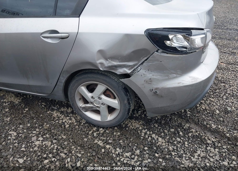 2011 MAZDA 3 I SPORT VIN: JM1BL1UG4B1422170