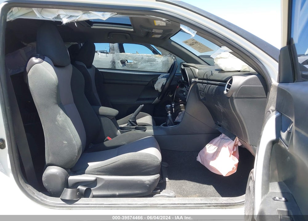 2015 SCION TC VIN: JTKJF5C73F3091273