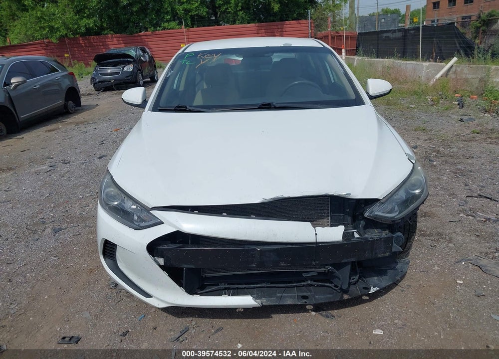 2018 HYUNDAI ELANTRA SEL VIN: 5NPD84LF9JH226110