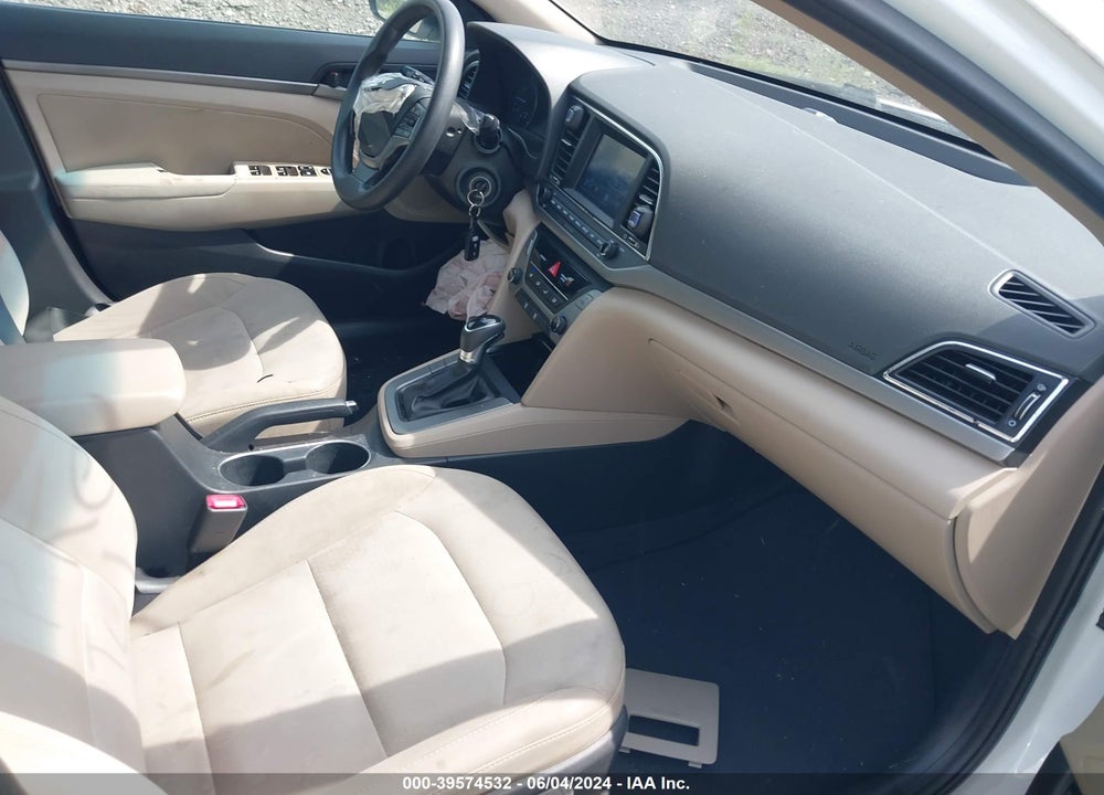 2018 HYUNDAI ELANTRA SEL VIN: 5NPD84LF9JH226110