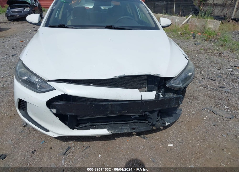 2018 HYUNDAI ELANTRA SEL VIN: 5NPD84LF9JH226110