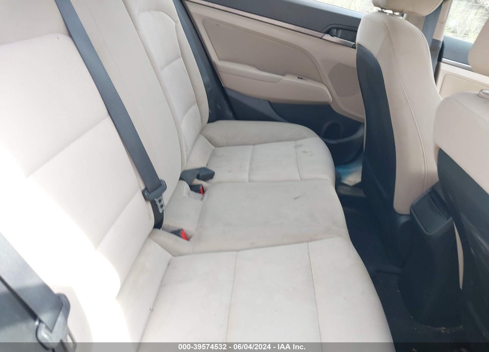 2018 HYUNDAI ELANTRA SEL VIN: 5NPD84LF9JH226110