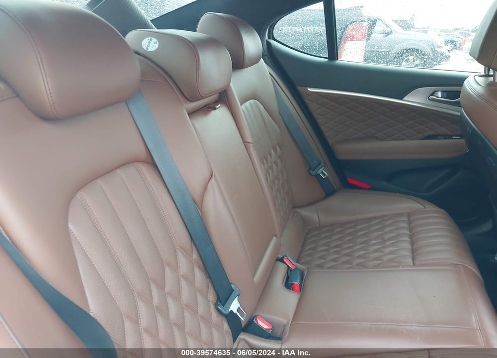 2021 GENESIS G70 2.0T RWD VIN: KMTG44LA8MU072353