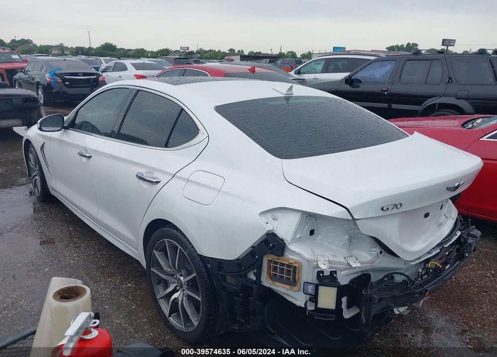 2021 GENESIS G70 2.0T RWD VIN: KMTG44LA8MU072353