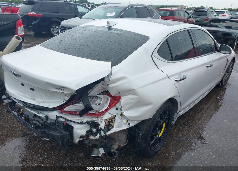 2021 GENESIS G70 2.0T RWD VIN: KMTG44LA8MU072353