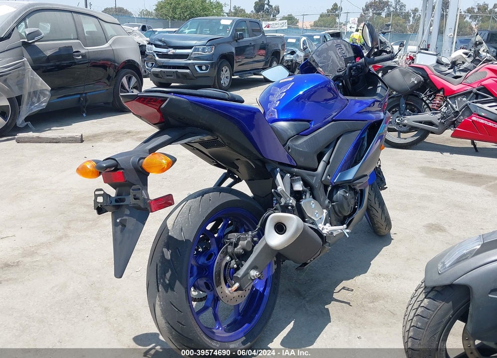 2024 YAMAHA YZFR3 A VIN: MH3RH18Y4RK013790