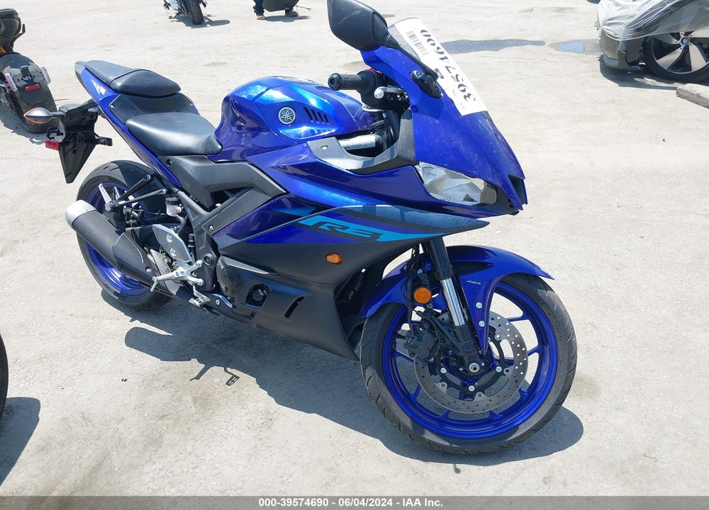 2024 YAMAHA YZFR3 A VIN: MH3RH18Y4RK013790