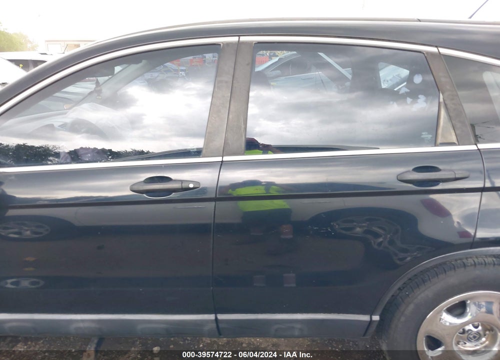 2008 HONDA CR-V LX VIN: 5J6RE483X8L002292