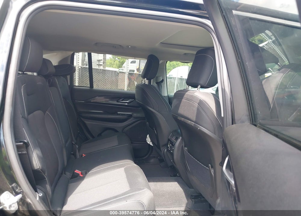 2023 JEEP GRAND CHEROKEE LAREDO 4X4 VIN: 1C4RJHAG1PC536186