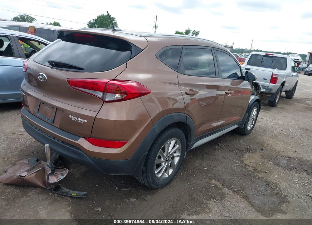 2017 HYUNDAI TUCSON SE VIN: KM8J33A4XHU397585