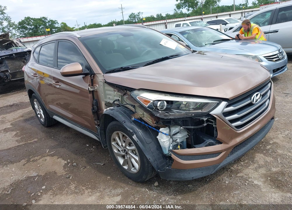 2017 HYUNDAI TUCSON SE VIN: KM8J33A4XHU397585