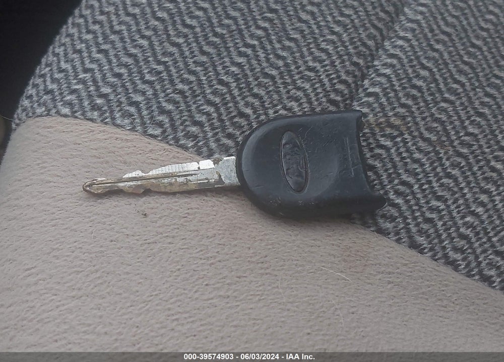 2007 FORD FOCUS S/SE/SES VIN: 1FAFP34N27W141842
