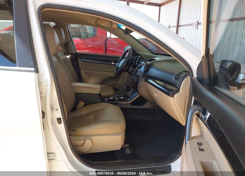 2013 KIA SORENTO LX VIN: 5XYKT3A1XDG350938
