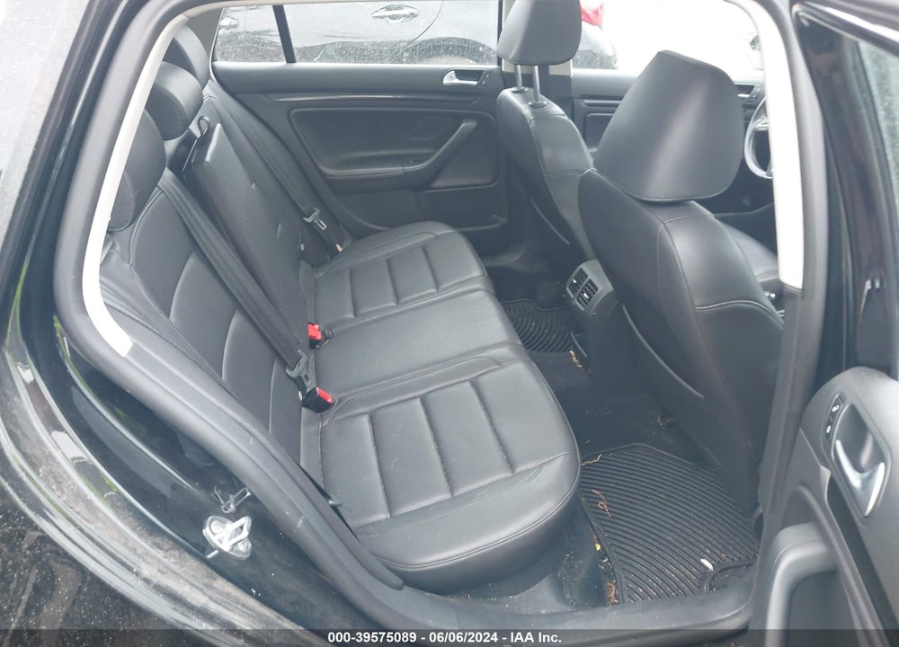 2013 VOLKSWAGEN JETTA SPORTWAGEN SE W/SUNROOF VIN: 3VWPP7AJXDM600504