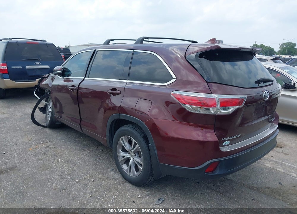 2015 TOYOTA HIGHLANDER LE PLUS V6 VIN: 5TDBKRFH8FS088600