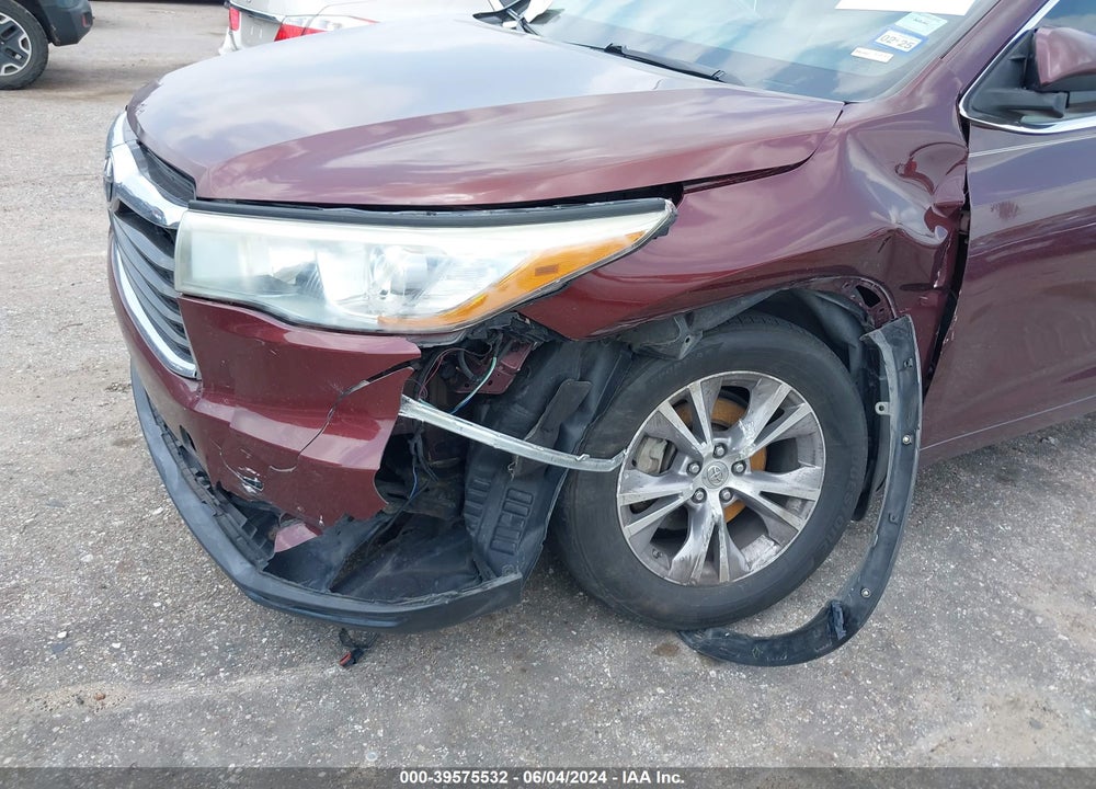 2015 TOYOTA HIGHLANDER LE PLUS V6 VIN: 5TDBKRFH8FS088600