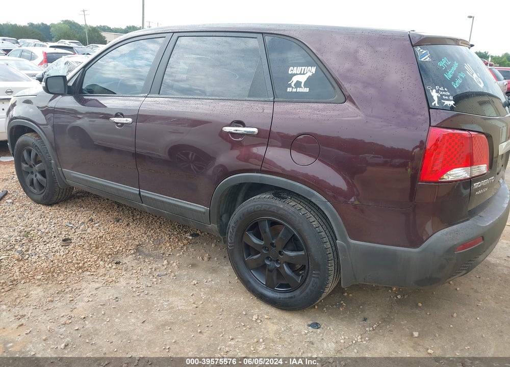 2011 KIA SORENTO LX VIN: 5XYKT3A17BG039013