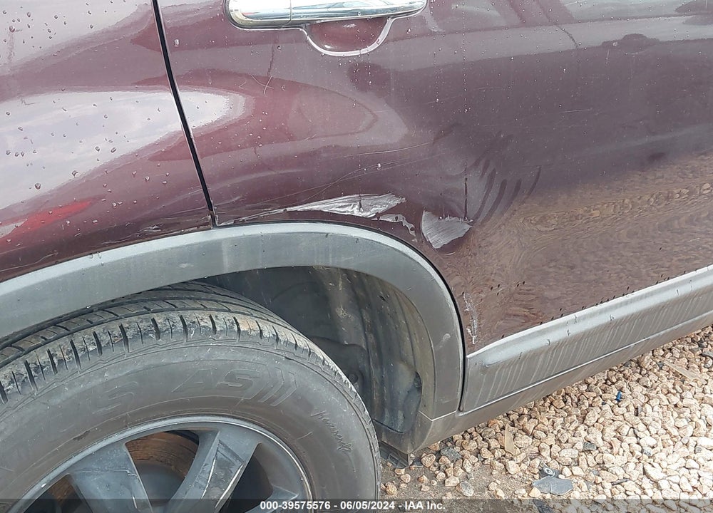 2011 KIA SORENTO LX VIN: 5XYKT3A17BG039013