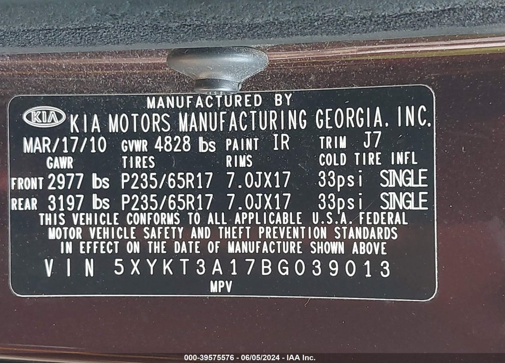 2011 KIA SORENTO LX VIN: 5XYKT3A17BG039013
