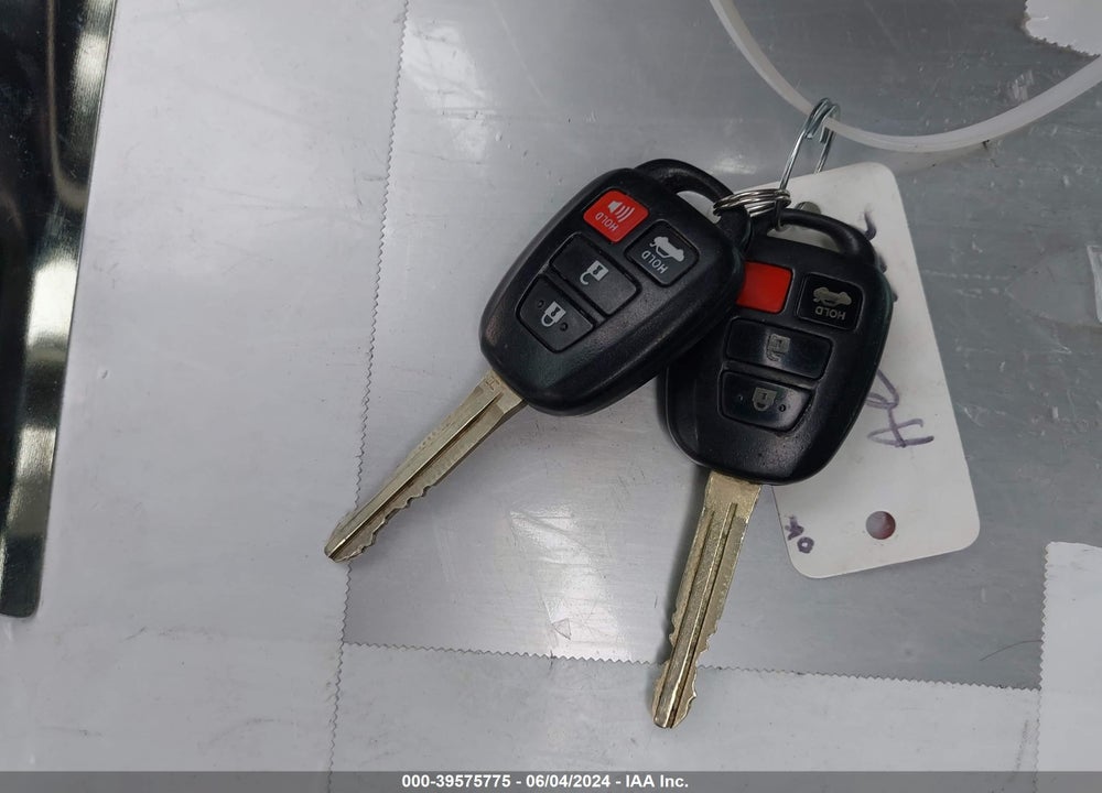2015 TOYOTA COROLLA S PLUS VIN: 5YFBURHE2FP266605