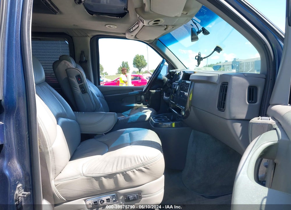 2003 GMC SAVANA CUTAWAY STANDARD/STANDARD W/C7L/C7N VIN: 1GDFG15T631201667