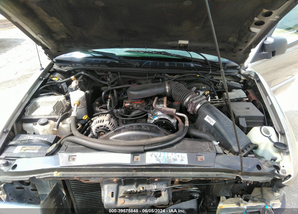 2002 CHEVROLET S-10 LS VIN: 1GCDT19W828165336