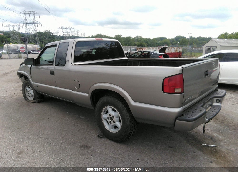 2002 CHEVROLET S-10 LS VIN: 1GCDT19W828165336