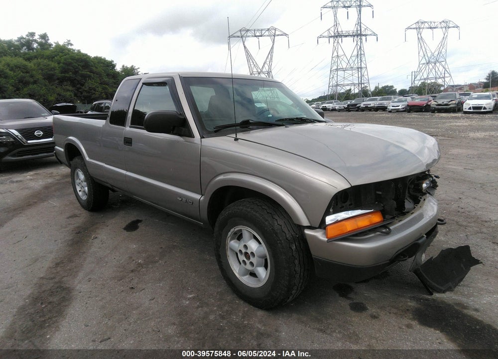 2002 CHEVROLET S-10 LS VIN: 1GCDT19W828165336