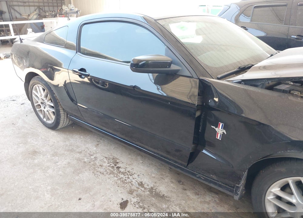 2014 FORD MUSTANG V6 PREMIUM VIN: 1ZVBP8AM0E5250009