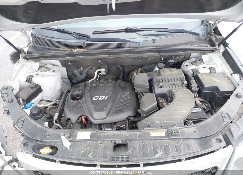 2012 KIA SORENTO LX VIN: 5XYKTCA69CG267642