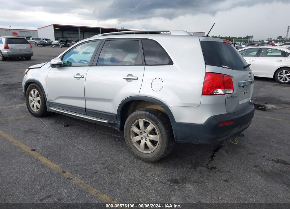 2012 KIA SORENTO LX VIN: 5XYKTCA69CG267642