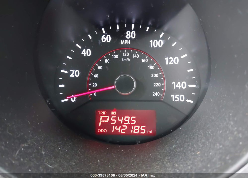 2012 KIA SORENTO LX VIN: 5XYKTCA69CG267642