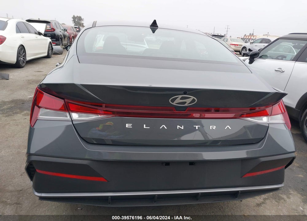 2024 HYUNDAI ELANTRA SE VIN: KMHLL4DG7RU725597
