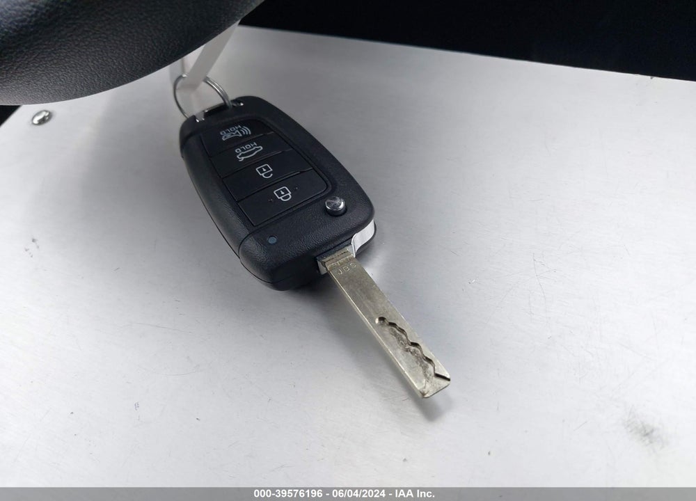 2024 HYUNDAI ELANTRA SE VIN: KMHLL4DG7RU725597