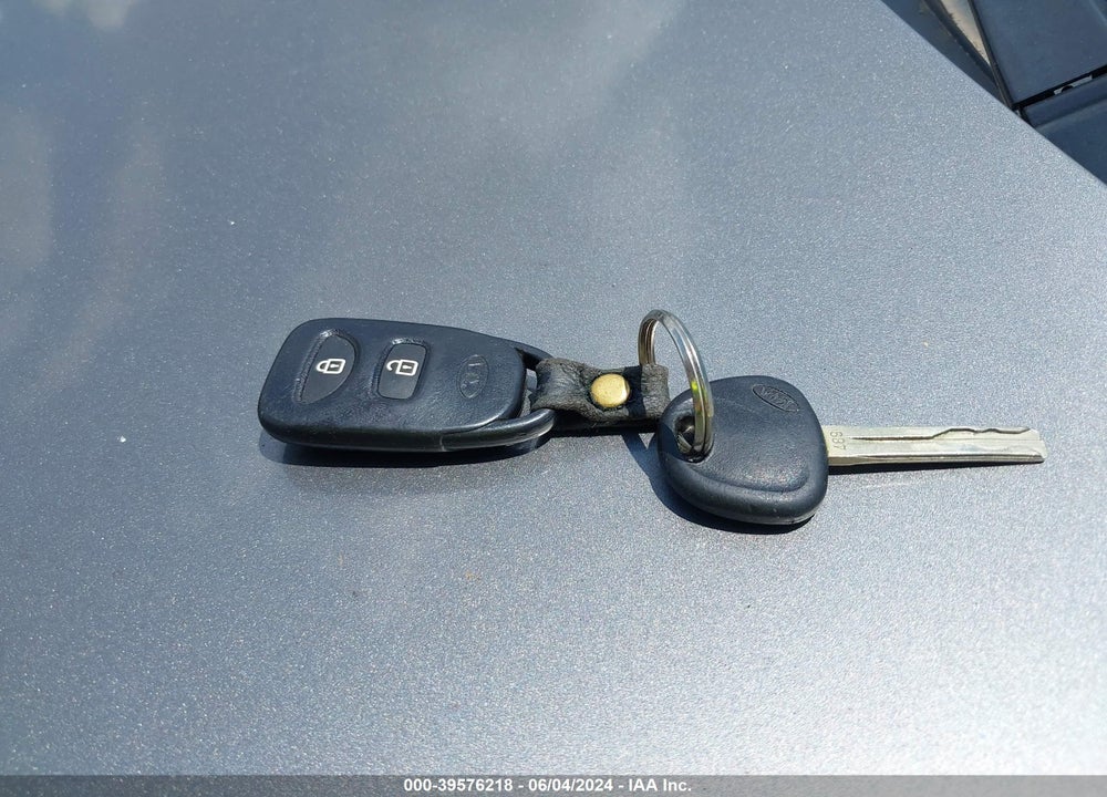 2012 KIA SORENTO LX V6 VIN: 5XYKT4A24CG276137