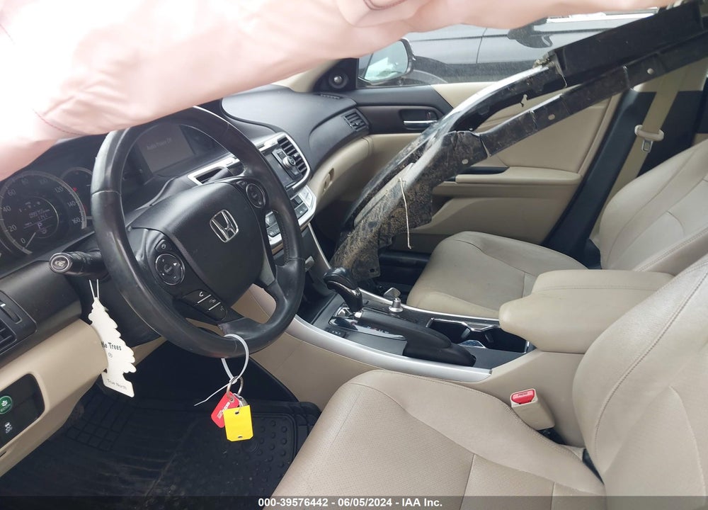 2015 HONDA ACCORD EX-L V-6 VIN: 1HGCR3F83FA030941