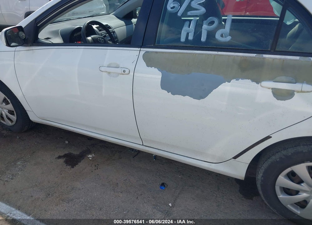 2011 TOYOTA COROLLA LE VIN: JTDBU4EE7BJ099583