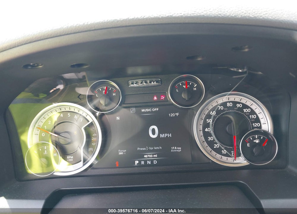 2019 RAM 1500 CLASSIC WARLOCK QUAD CAB 4X2 6'4 BOX VIN: 1C6RR6GT1KS697483