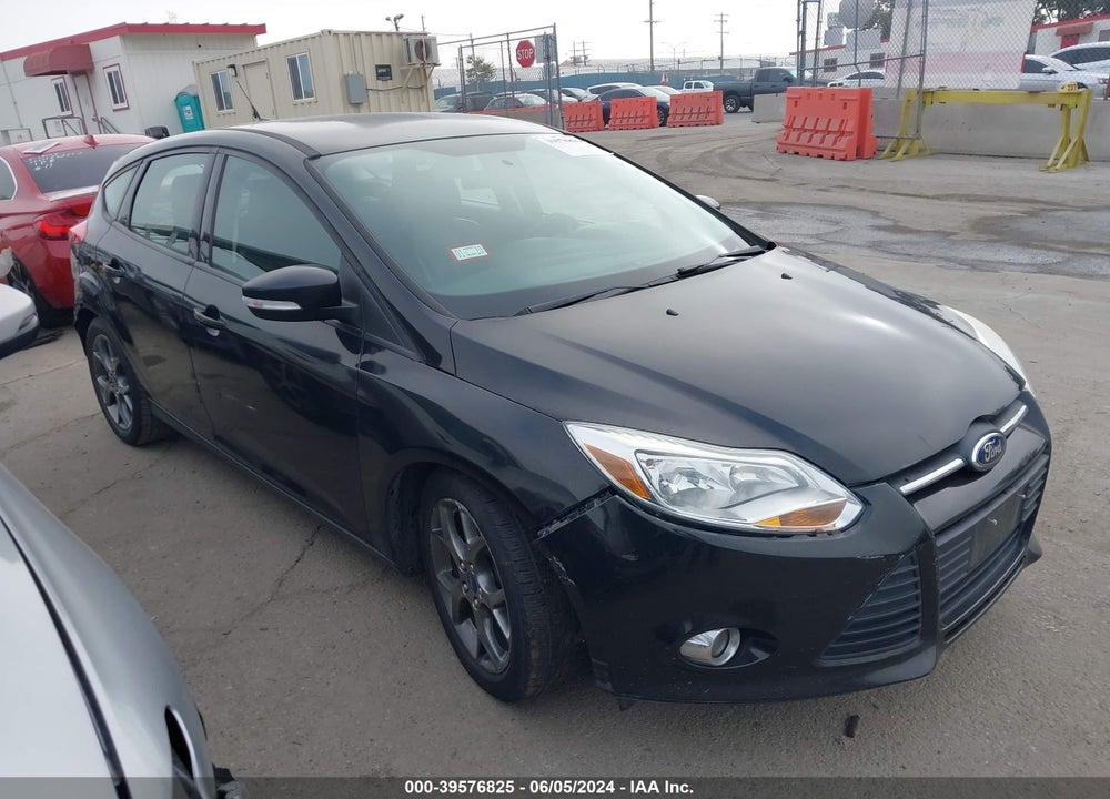 2014 FORD FOCUS SE VIN: 1FADP3K2XEL258986