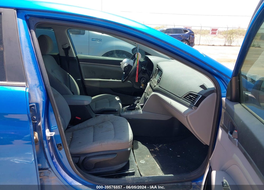 2017 HYUNDAI ELANTRA SE VIN: 5NPD84LF0HH117447